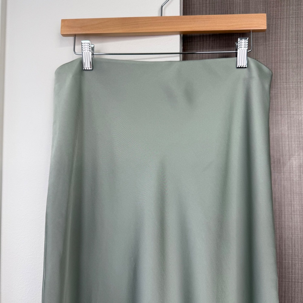Rue Sophie Artichoke Green Kat Satin Midi Skirt Size Large - Picture 5 of 12